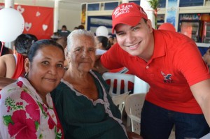 a Andrés Felipe le celebró el día de las madres 038 (Medium)